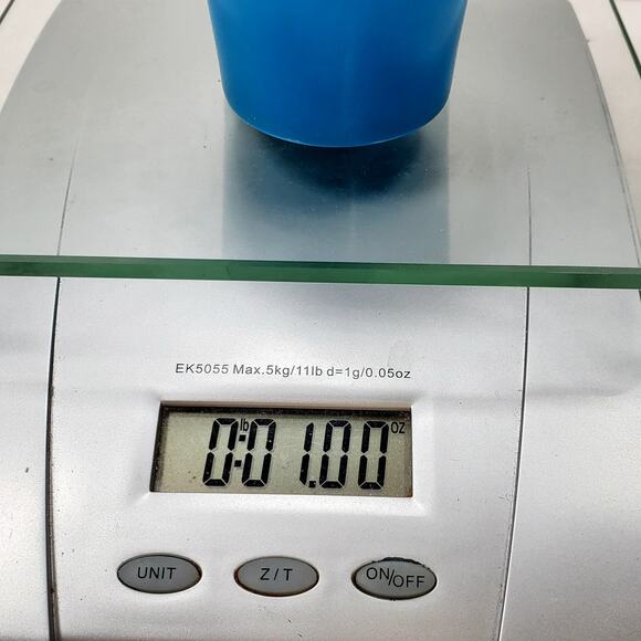 Vintage Child's Blue Plastic Sippy Cup with White Lid Plain 5" Rare Made in USA - Picture 8 of 8